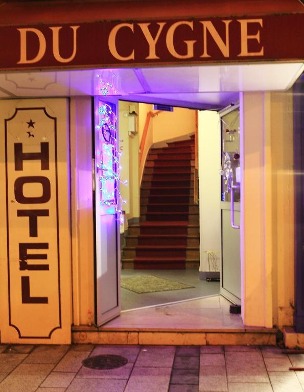 Hotel Du Cygne Beauvais Esterno foto