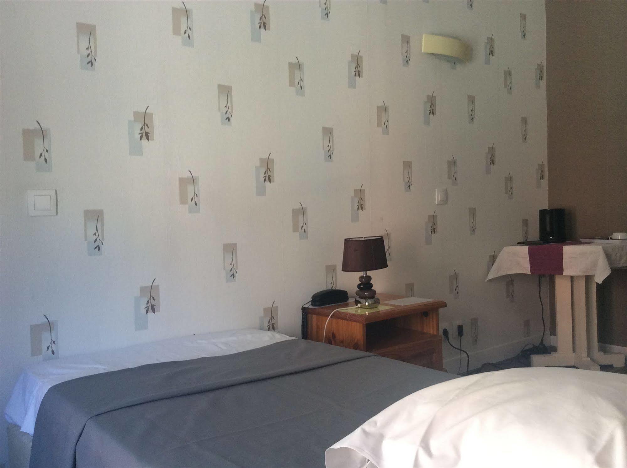 Hotel Du Cygne Beauvais Esterno foto