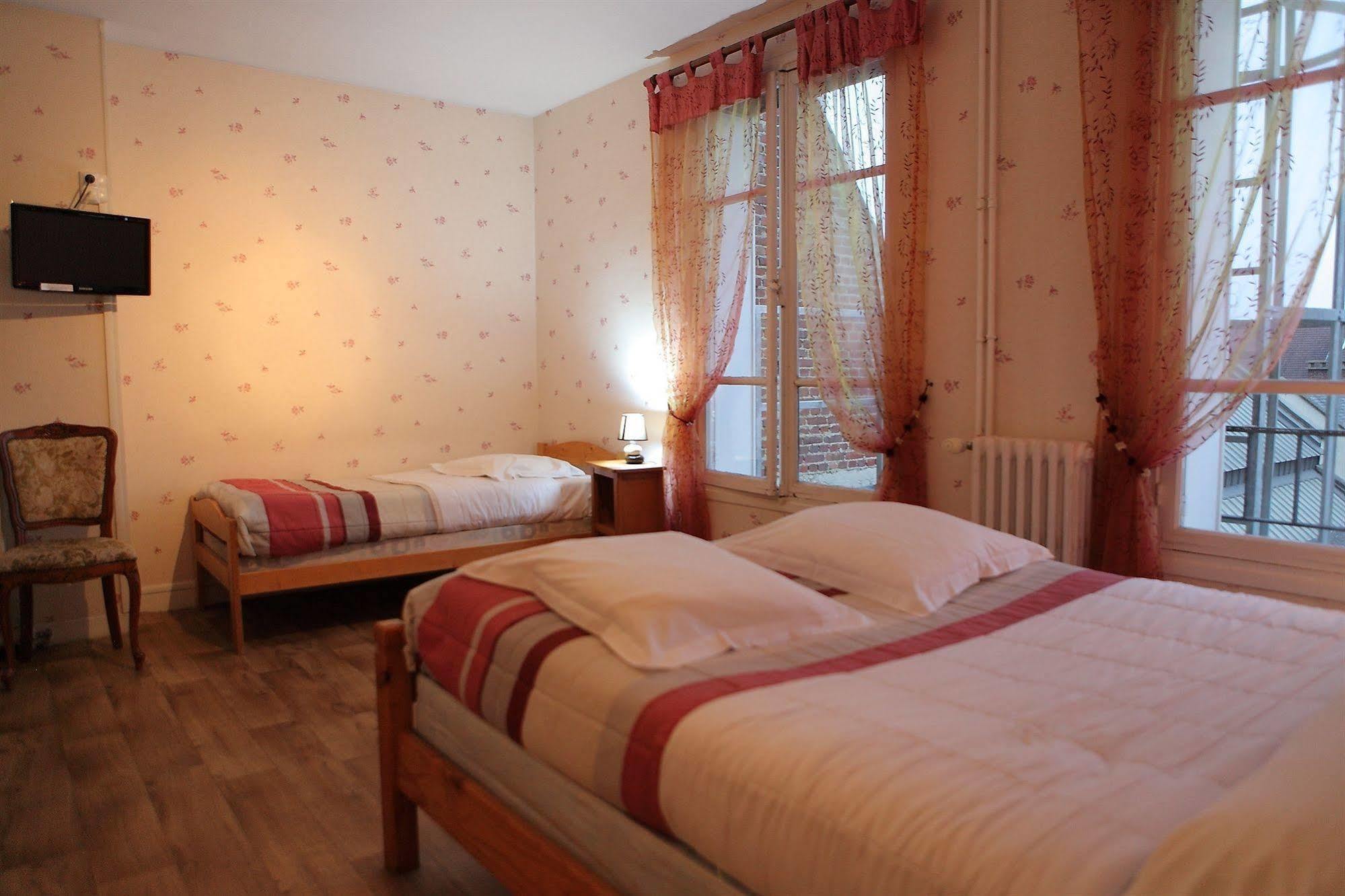 Hotel Du Cygne Beauvais Esterno foto